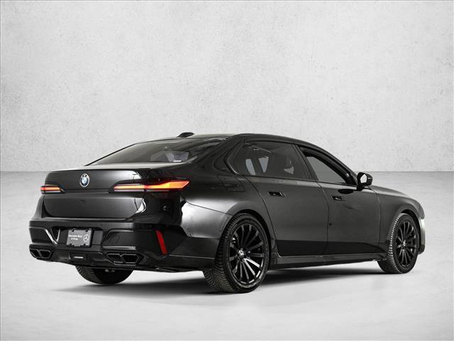 Used 2023 BMW 760i xDrive image 5
