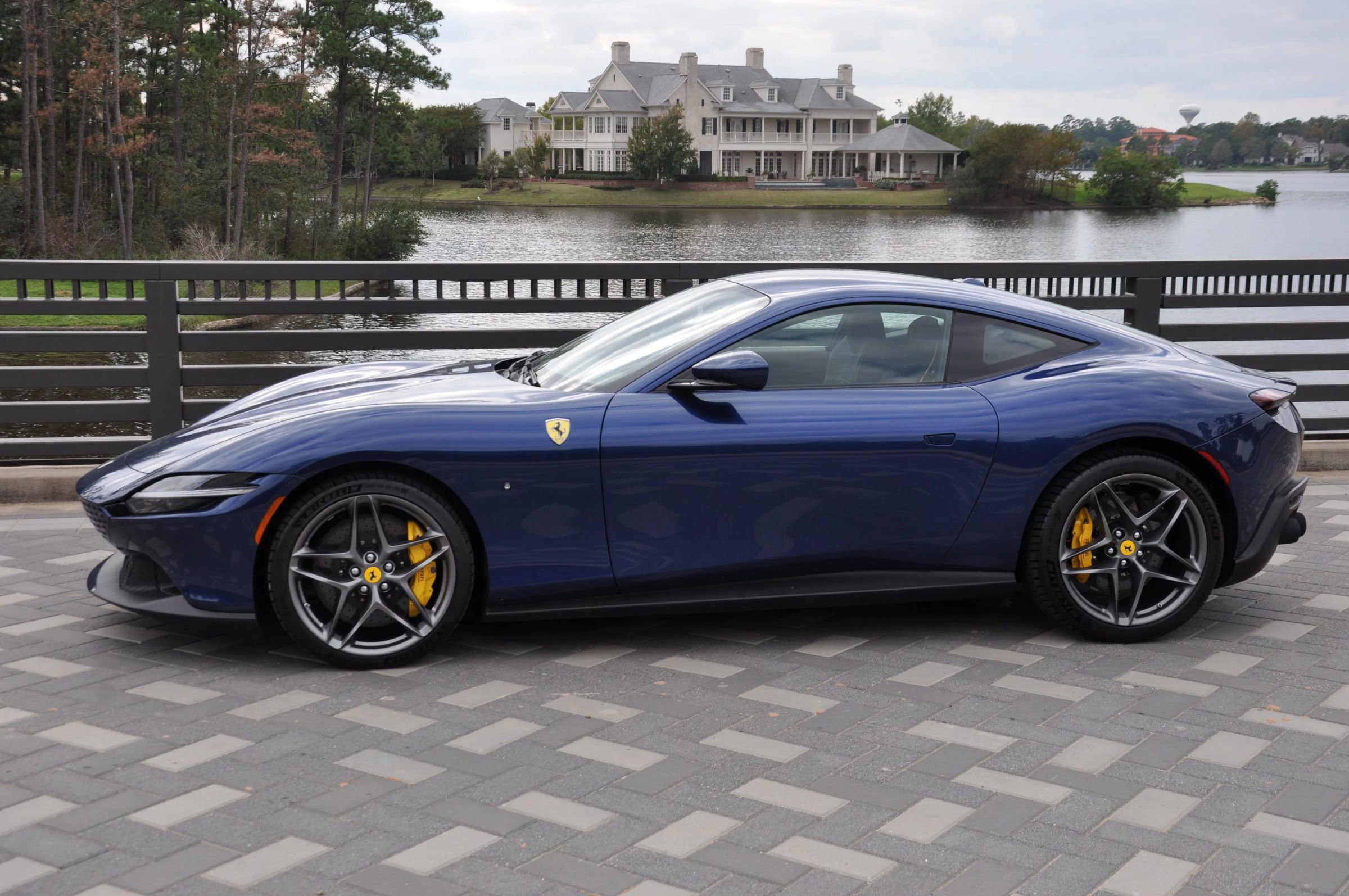 Used 2022 Ferrari Roma image 7