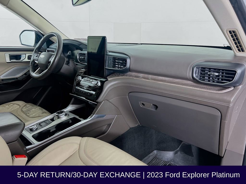 Used 2023 Ford Explorer Platinum w/ Technology Package AWD/4WD image 36