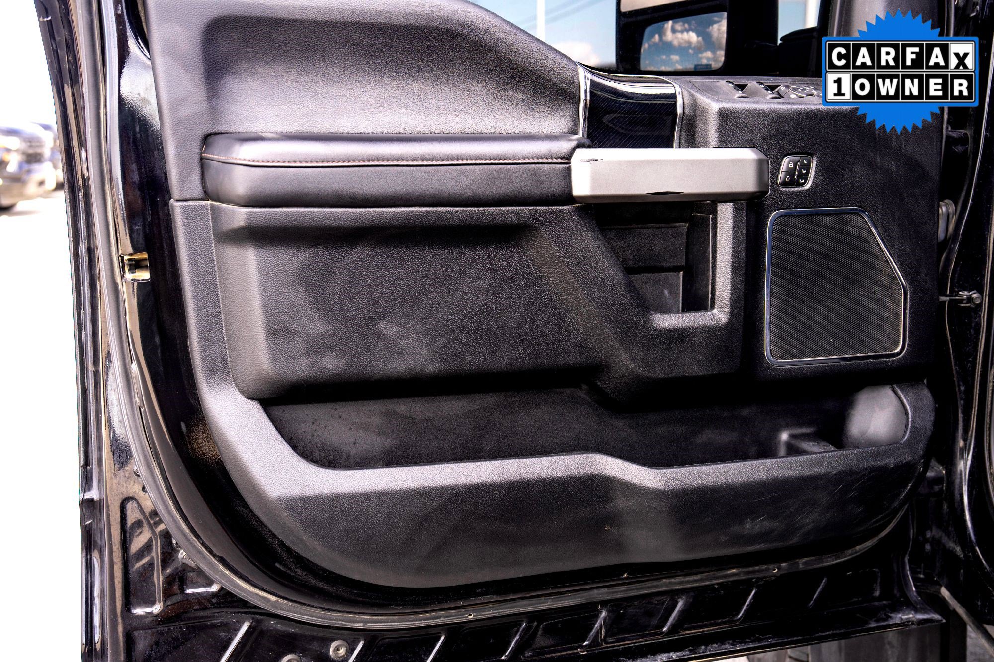 Used 2021 Ford F450 Platinum w/ FX4 Off-Road Package image 16