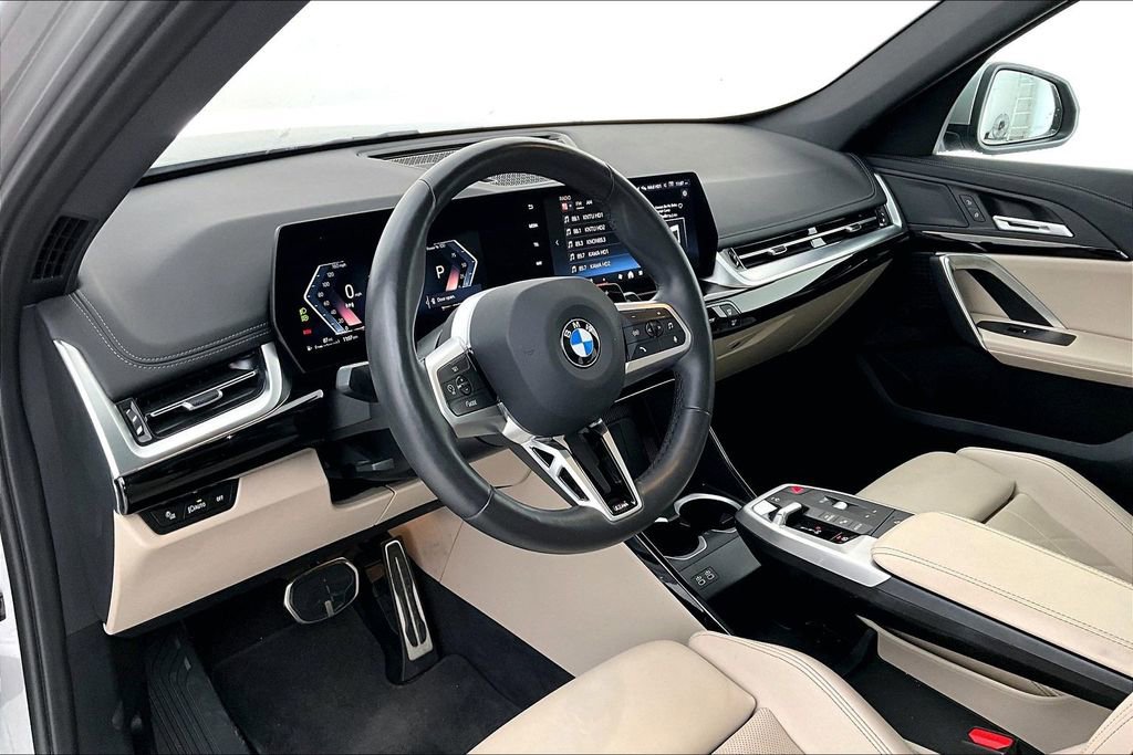 Used 2025 BMW X1 xDrive28i AWD/4WD image 17