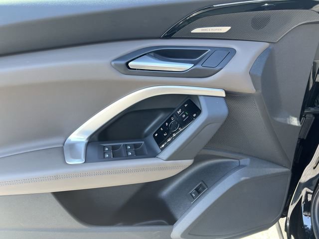 Used 2025 Audi Q5 Prestige image 11