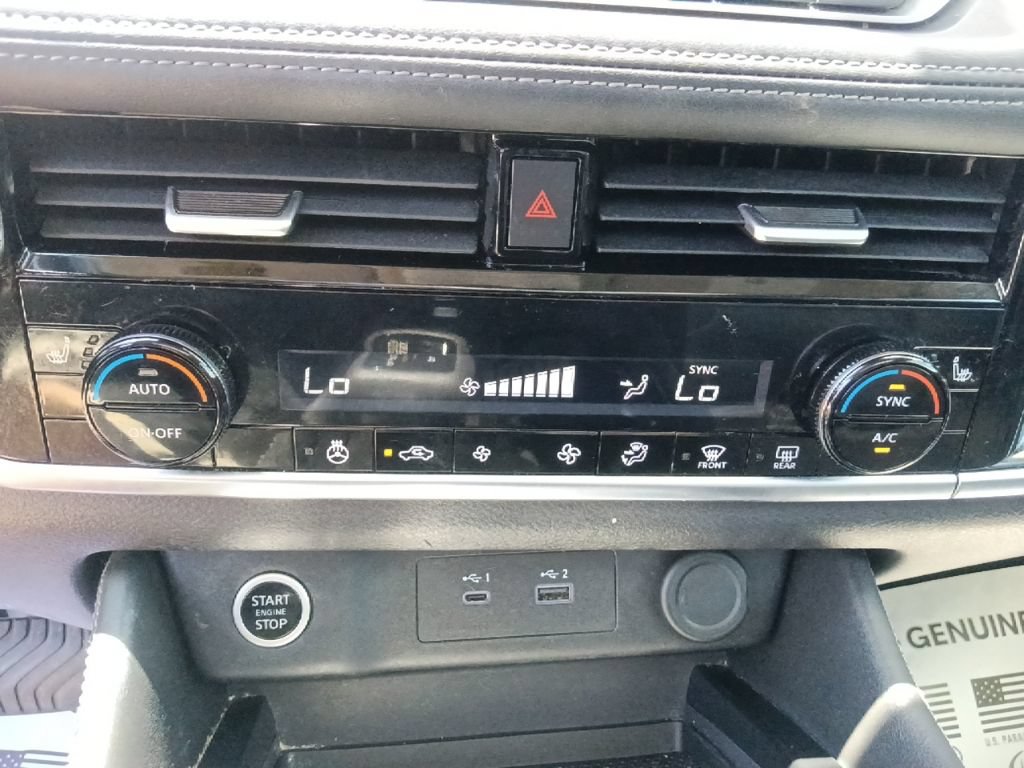 Used 2023 Nissan Rogue SL FWD image 25
