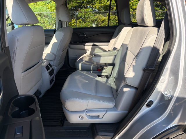Used 2021 Honda Pilot Touring image 14