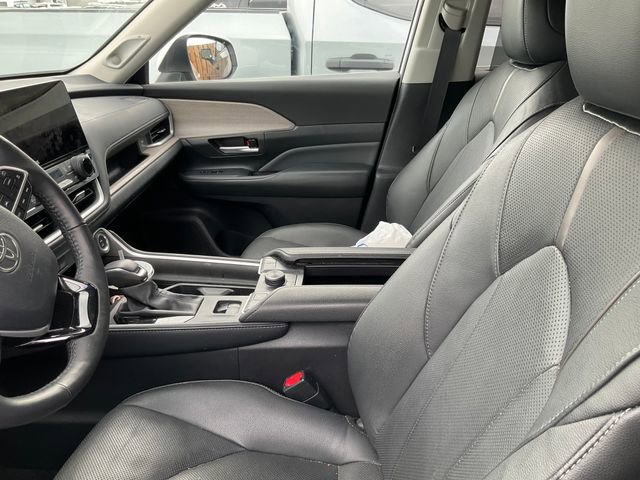 Used 2024 Toyota Grand Highlander Platinum image 9