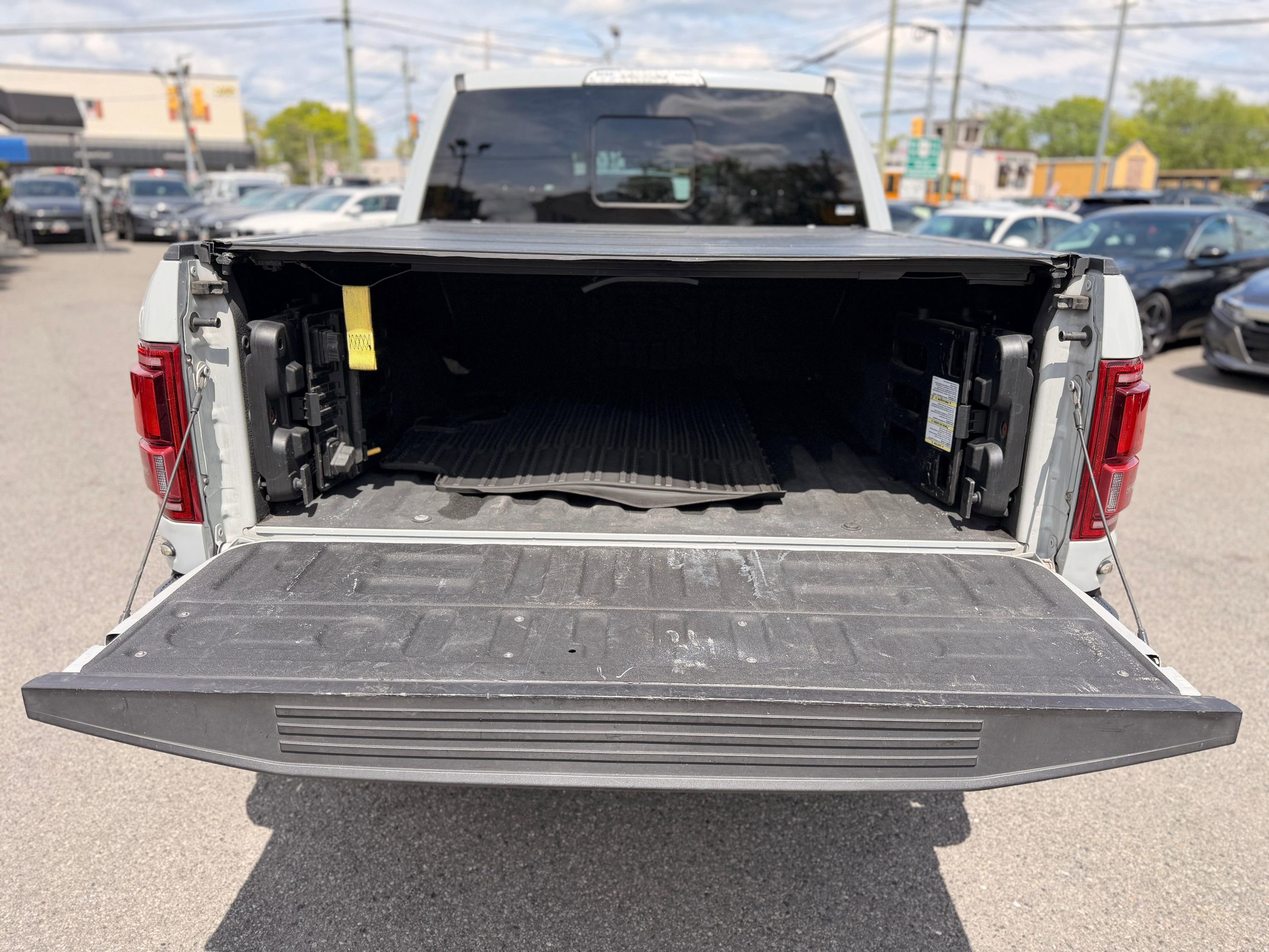 Used 2017 Ford F150 Raptor w/ Equipment Group 802A Luxury AWD/4WD image 14