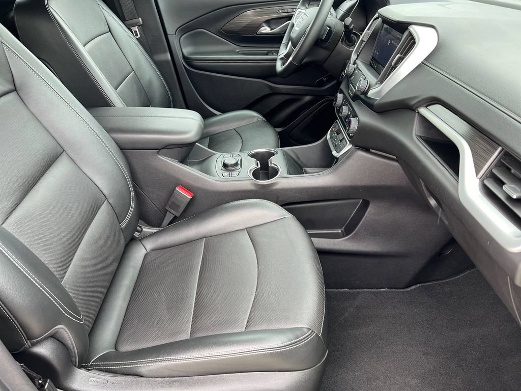 Used 2024 GMC Terrain SLT AWD/4WD image 7