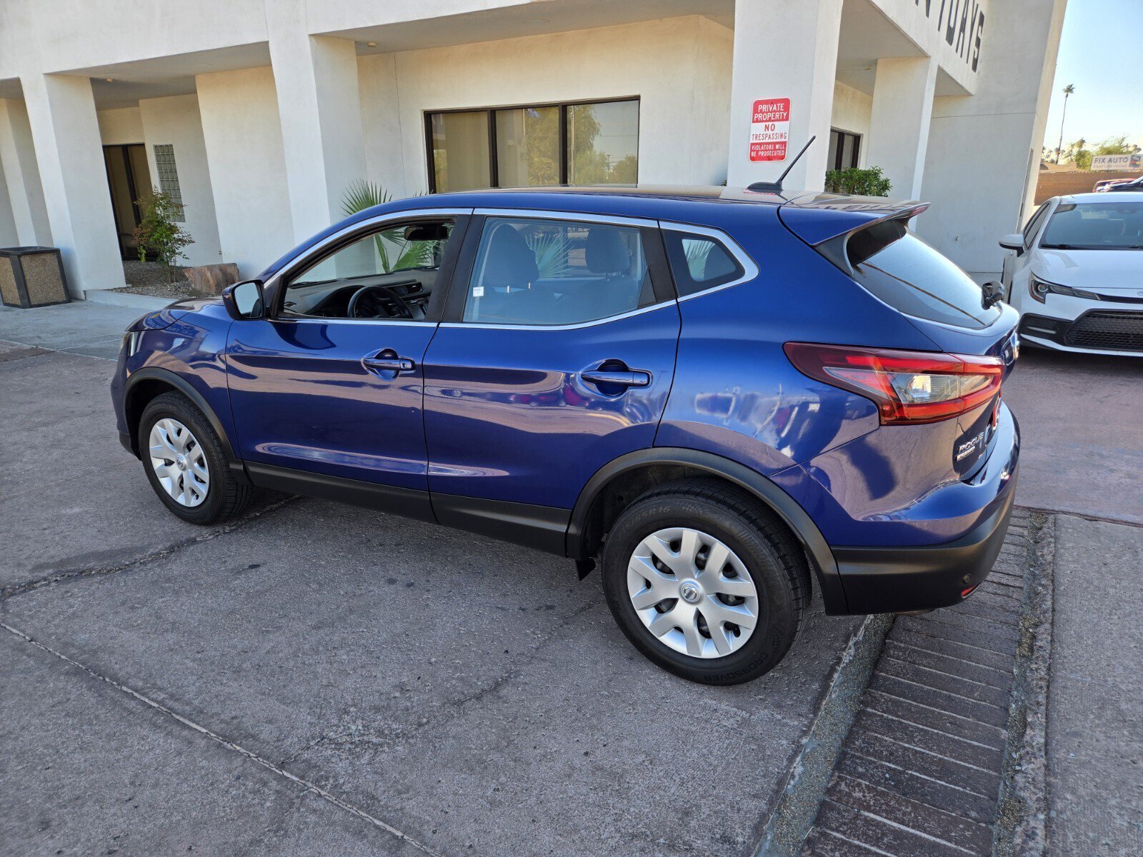Used 2020 Nissan Rogue Sport S AWD/4WD image 3