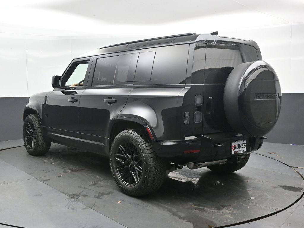 Used 2026 Land Rover Defender 110 X-Dynamic SE image 11