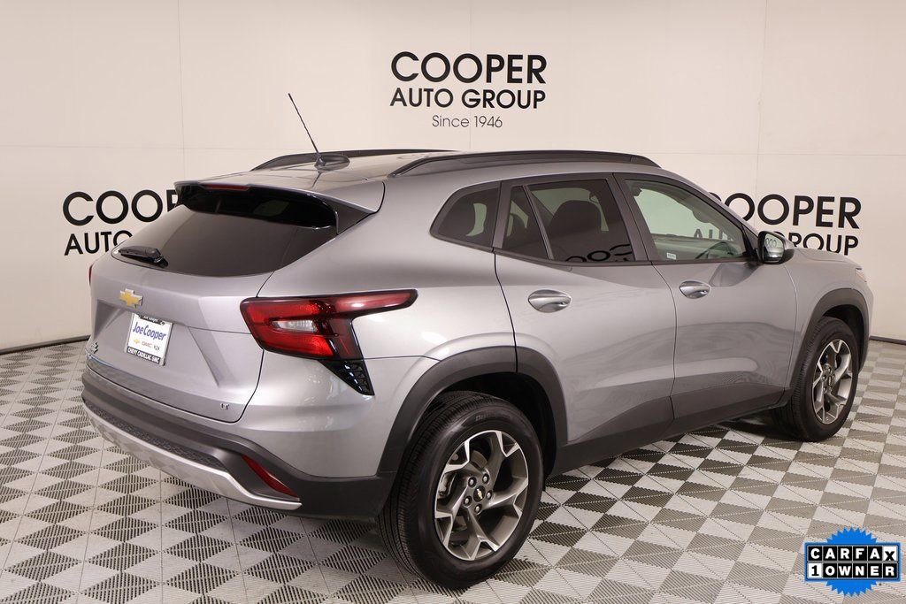 Used 2025 Chevrolet Trax LT w/ LT Convenience Package image 20