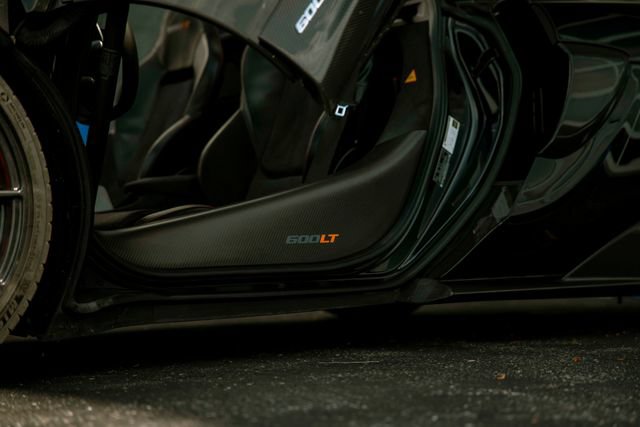 Used 2020 McLaren 600LT Spider RWD image 29