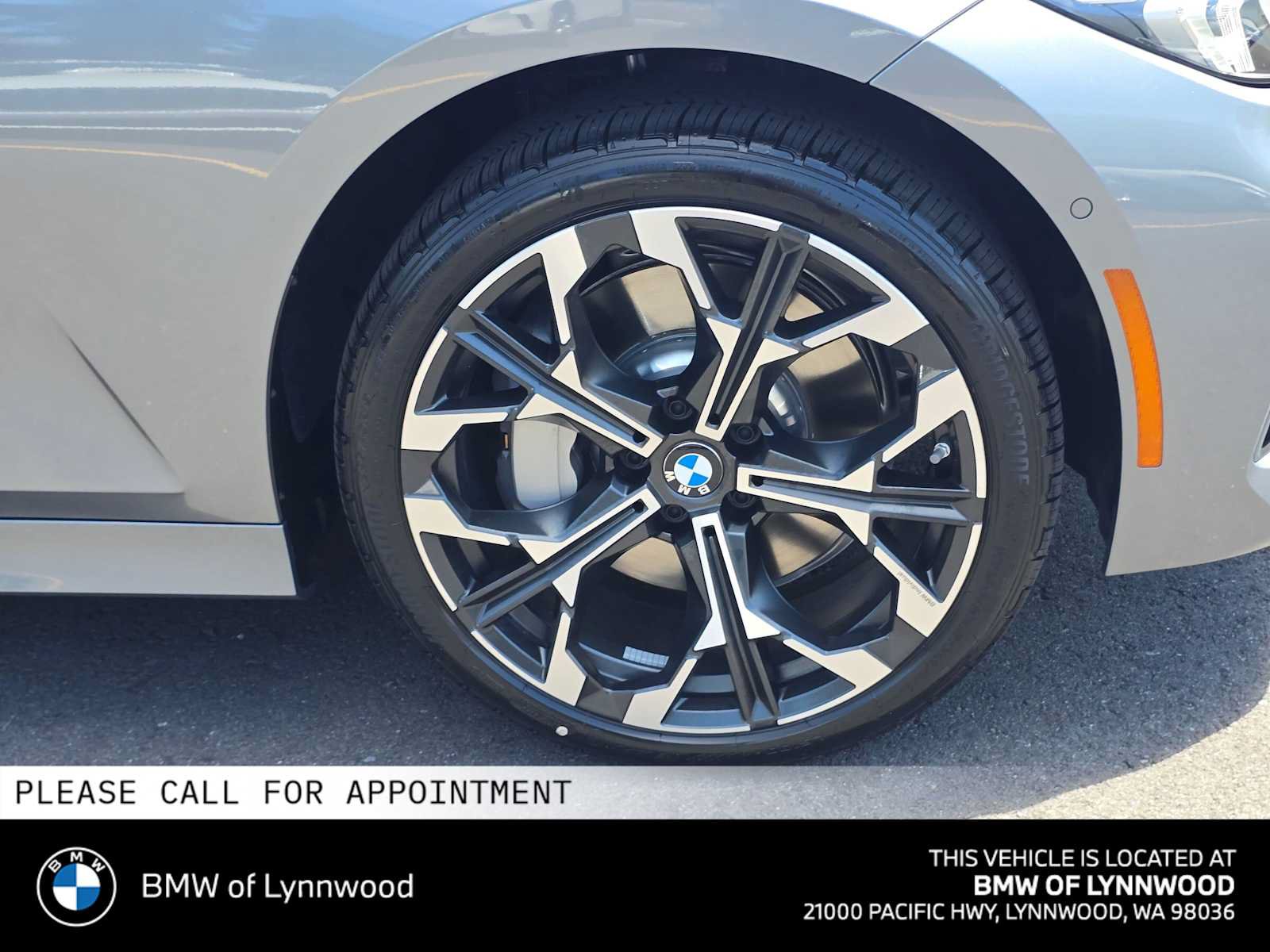 New 2026 BMW 330i xDrive Sedan w/ Convenience Package AWD/4WD image 9