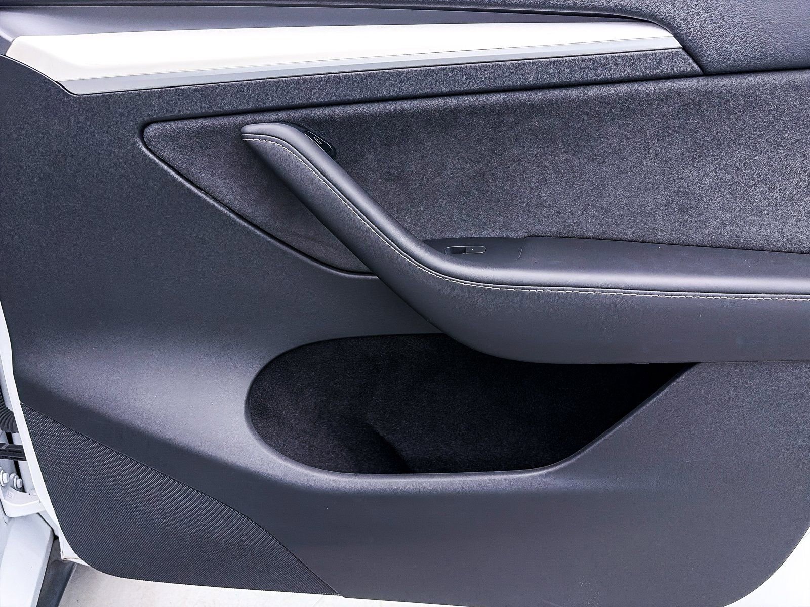 Used 2023 Tesla Model Y Long Range image 29