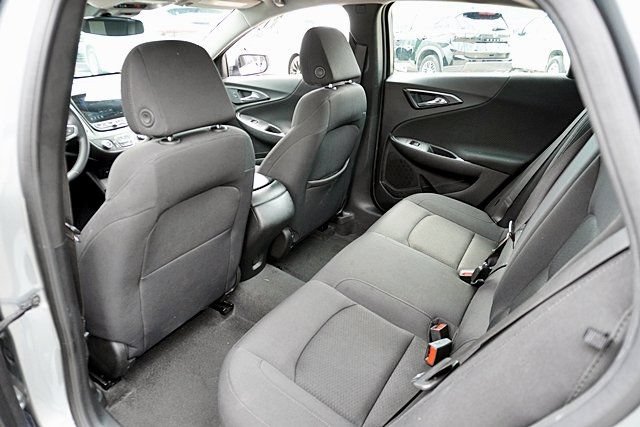 Used 2025 Chevrolet Malibu RS FWD image 25