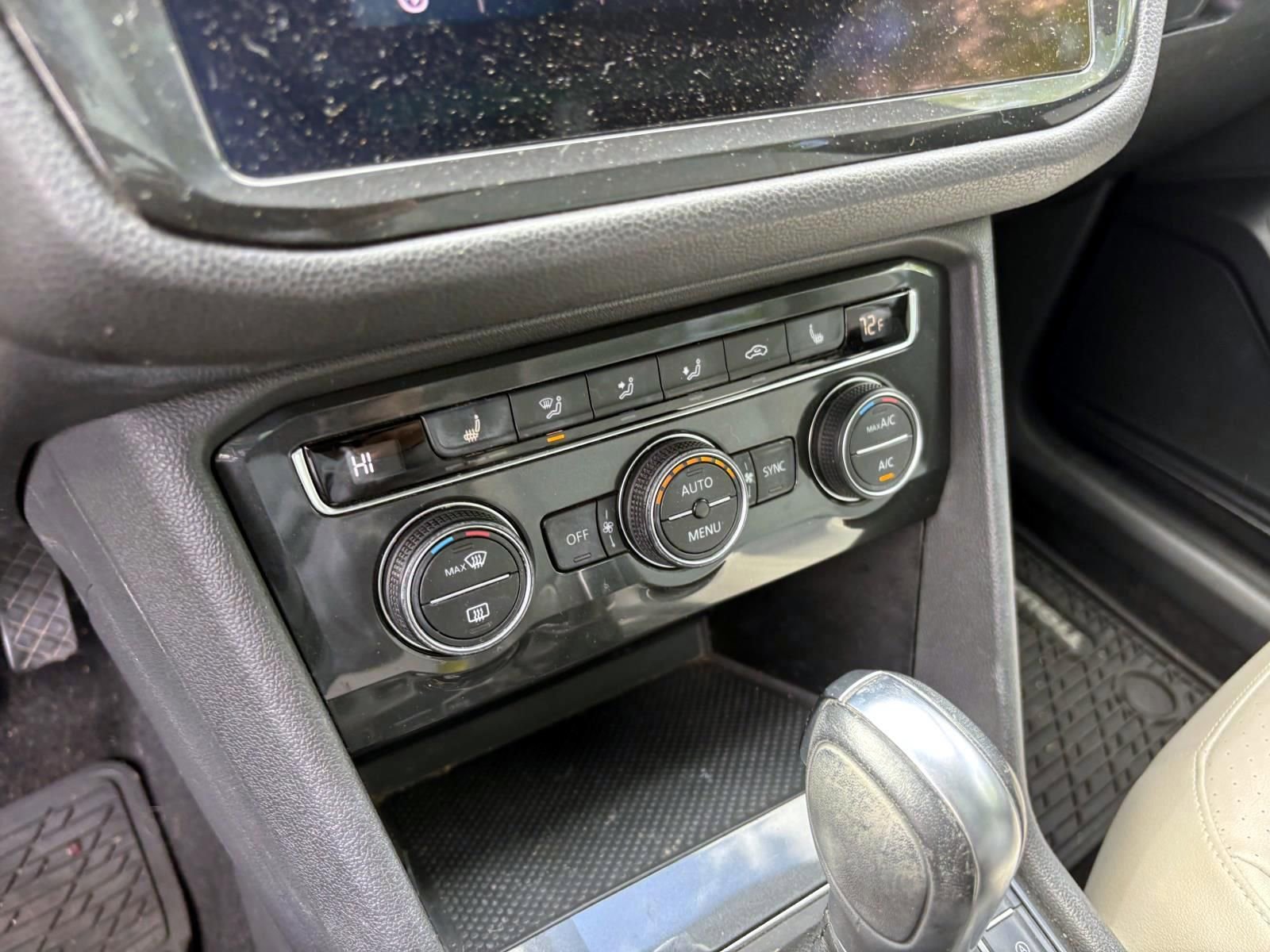 Used 2018 Volkswagen Tiguan SE w/ Panoramic Sunroof Package image 21