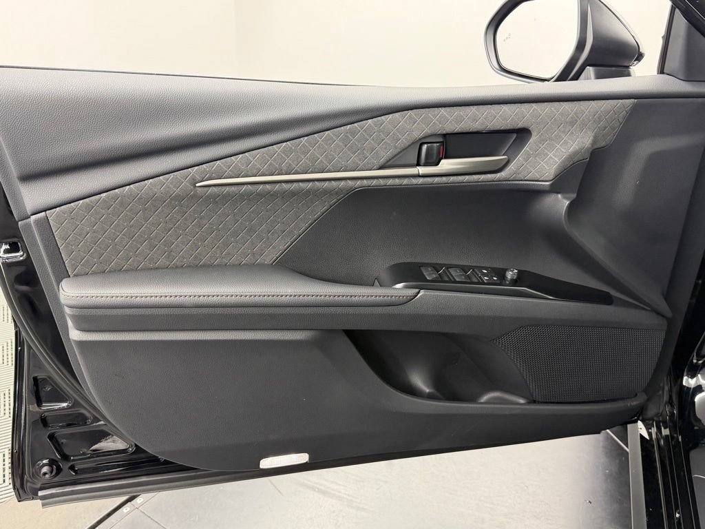 Used 2026 Toyota Camry XLE FWD image 15