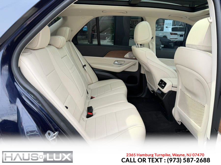 Used 2021 Mercedes-Benz GLE 350 4MATIC w/ AMG Line Exterior image 22
