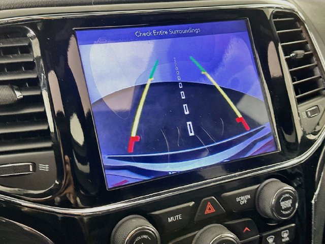 Used 2019 Jeep Grand Cherokee Overland AWD/4WD image 14