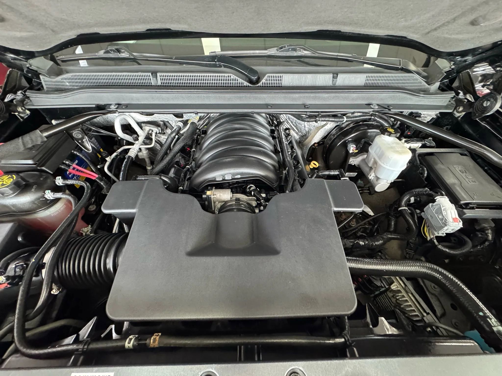 Used 2016 GMC Yukon Denali w/ Enhanced Security Package image 44