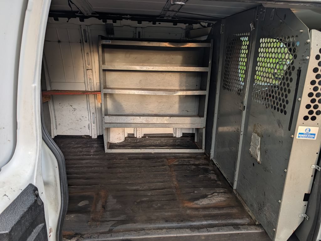 Used 2017 Chevrolet Express 3500 Extended RWD image 17