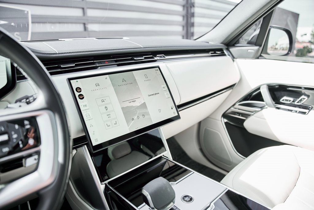 Used 2024 Land Rover Range Rover Long Wheelbase SE image 72