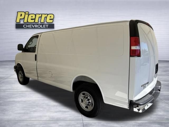 New 2026 Chevrolet Express 2500 w/ Driver Convenience Package RWD video 2