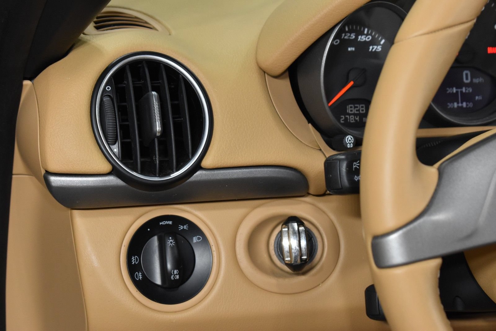 Used 2010 Porsche Boxster RWD image 17
