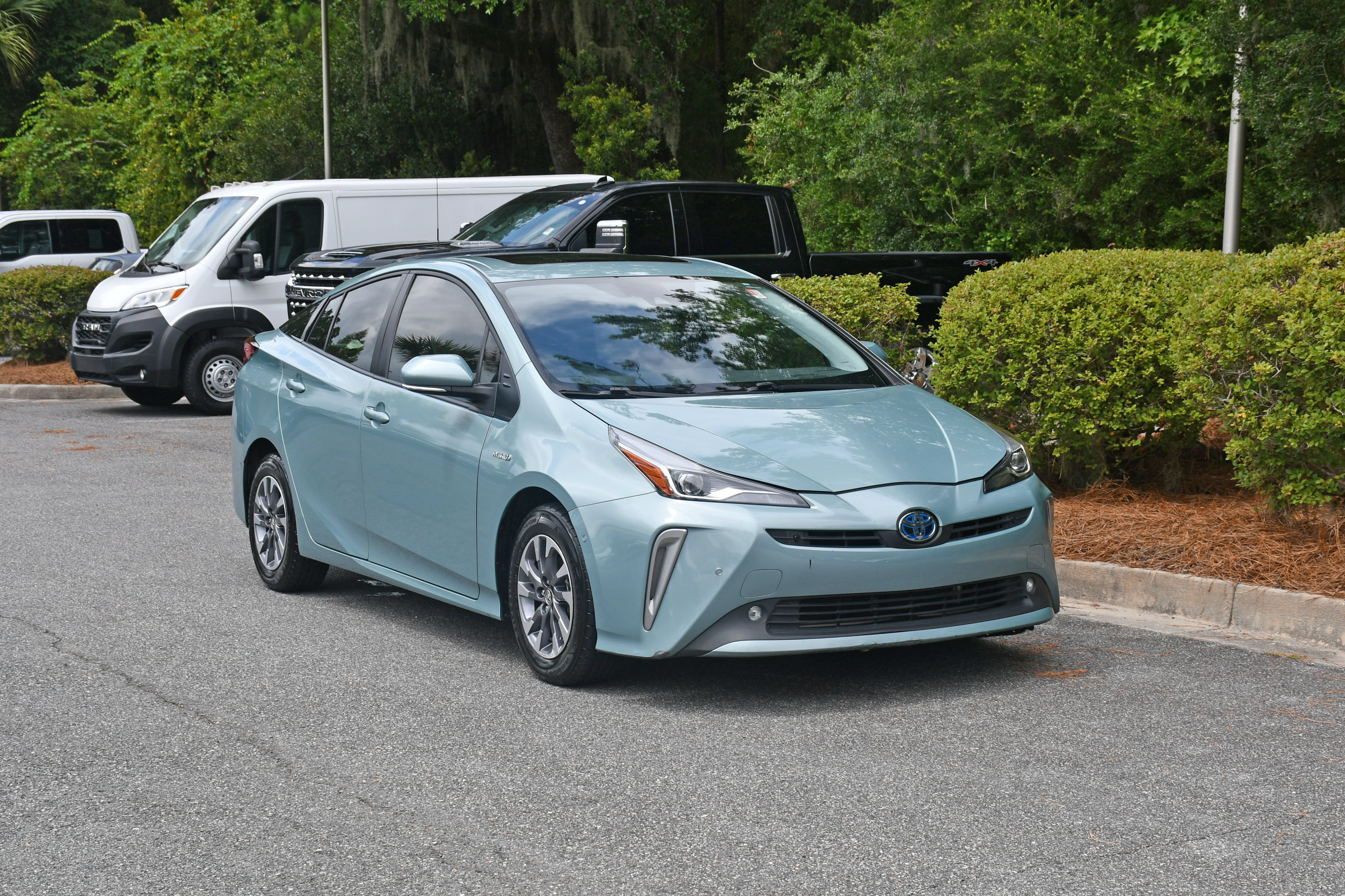 Certified 2022 Toyota Prius Limited w/ Premium Convenience Package FWD image 6