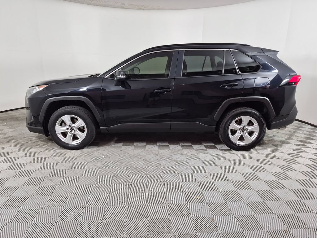 Used 2019 Toyota RAV4 XLE w/ Carpet Mat Package AWD/4WD image 6