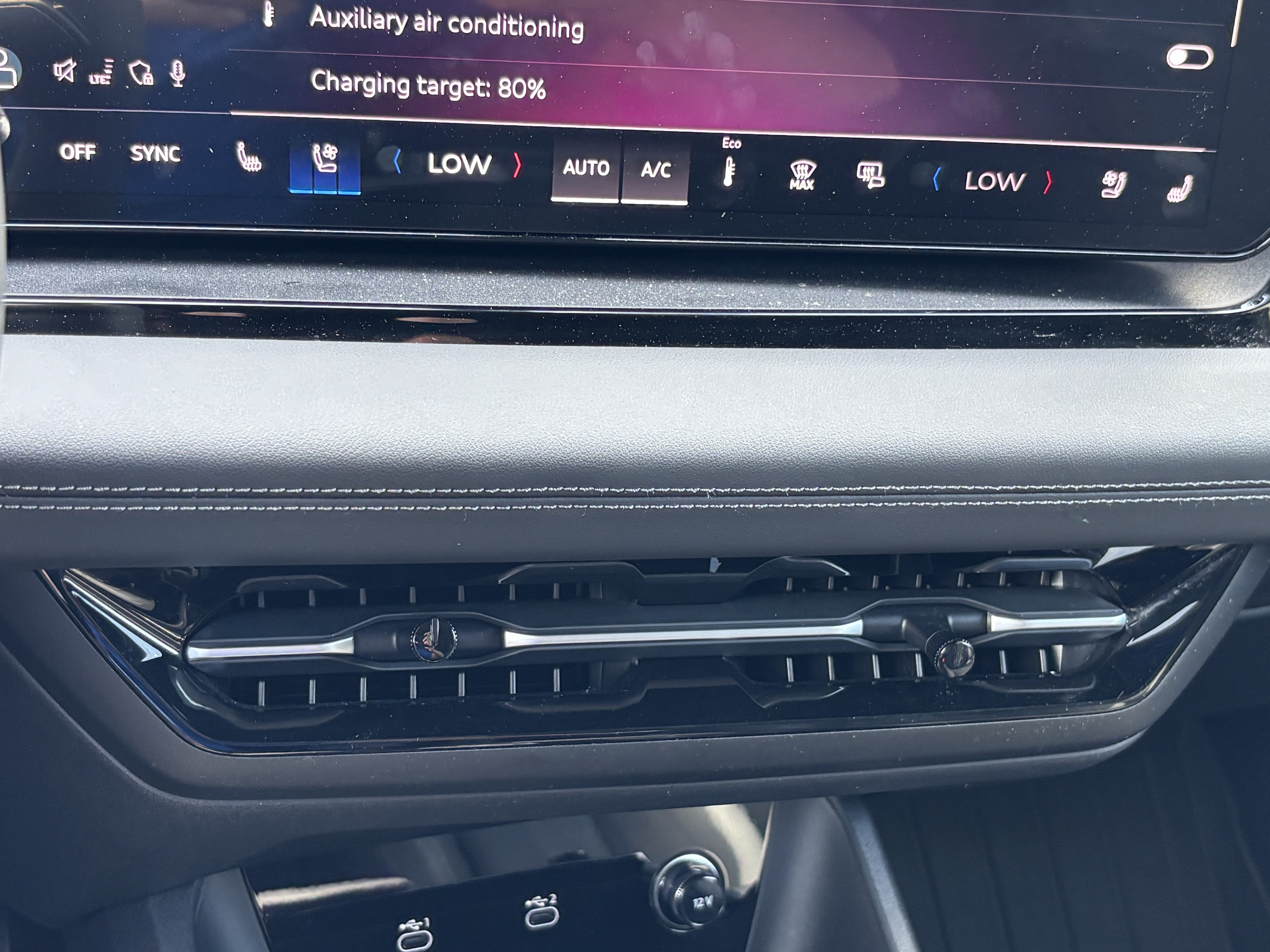 Certified 2025 Audi Q6 e-tron Premium Plus w/ Premium Plus AWD/4WD image 29