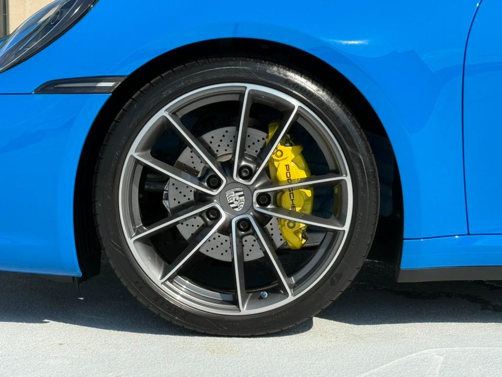 Used 2022 Porsche 911 Carrera w/ Premium Package RWD image 33