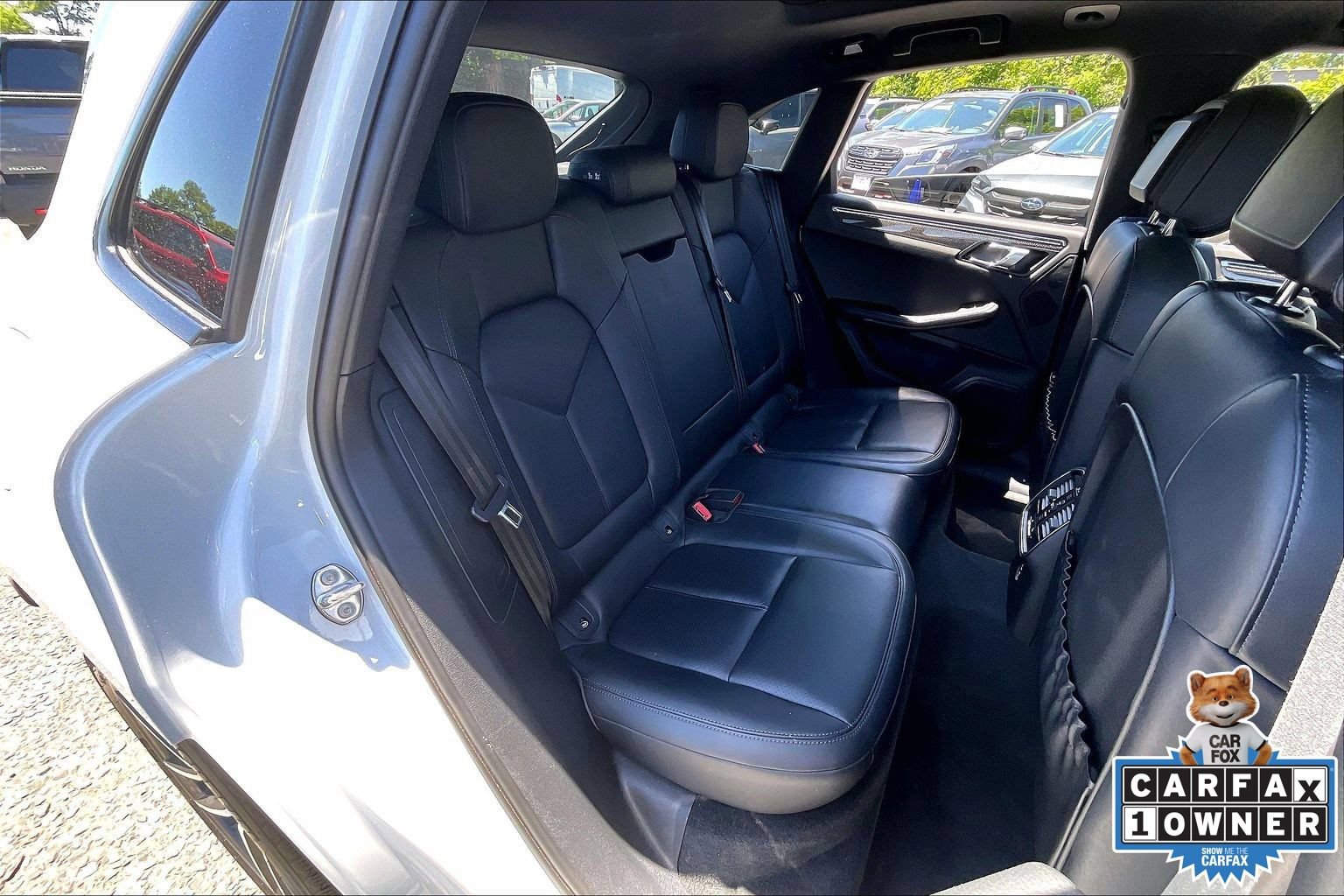 Used 2023 Porsche Macan S AWD/4WD image 19