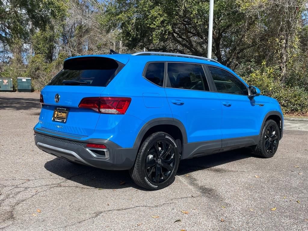 Used 2023 Volkswagen Taos SE w/ Panoramic Sunroof Package image 3