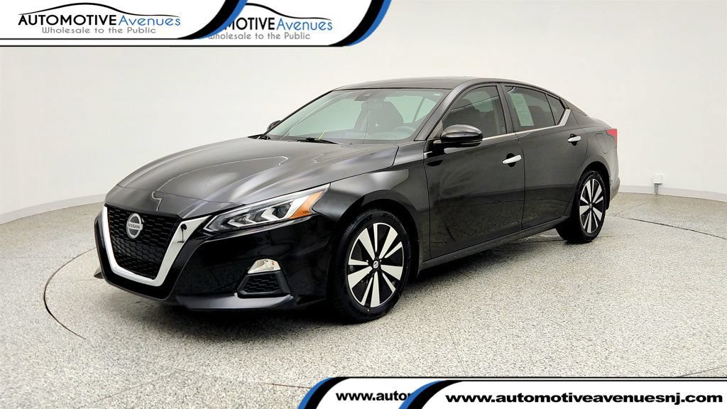 Used 2021 Nissan Altima 2.5 SV w/ SV Premium Package FWD image 1