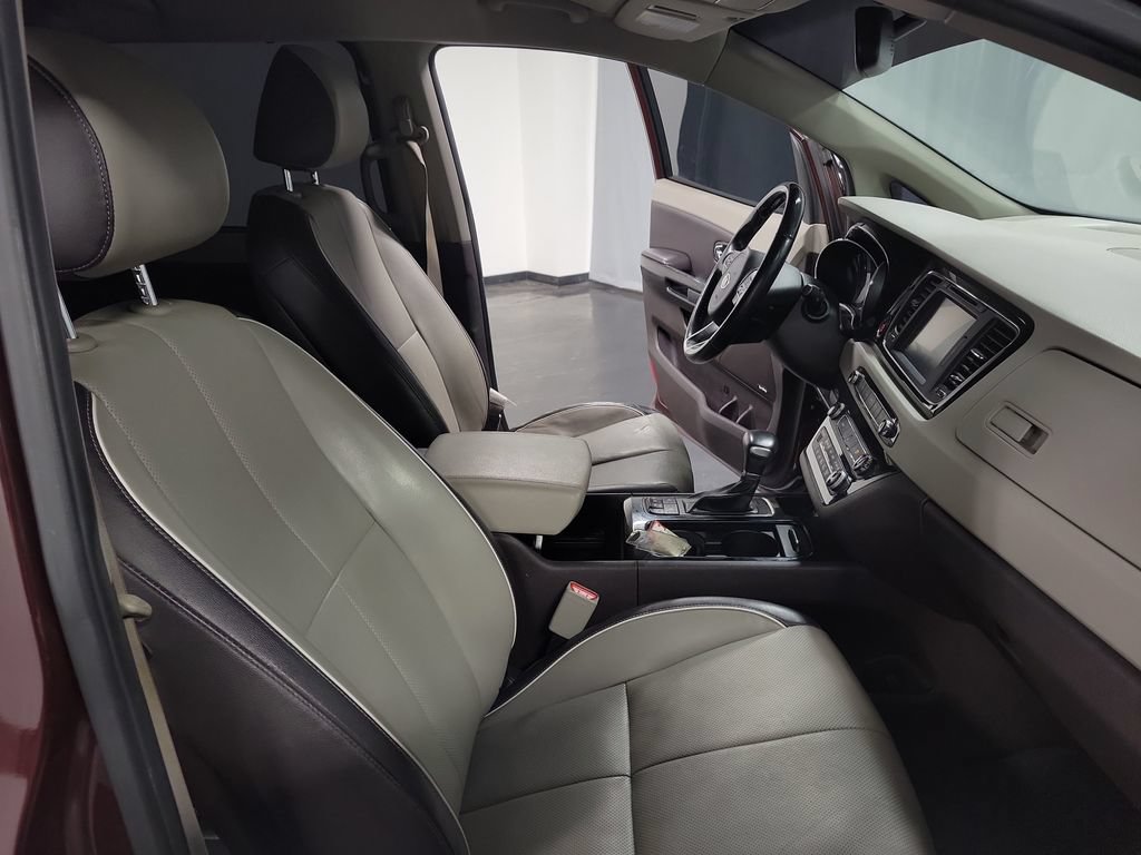 Used 2018 Kia Sedona SX Limited FWD image 25