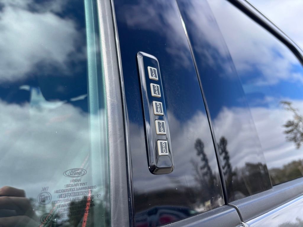 Used 2018 Ford F150 XLT w/ Equipment Group 302A Luxury image 12