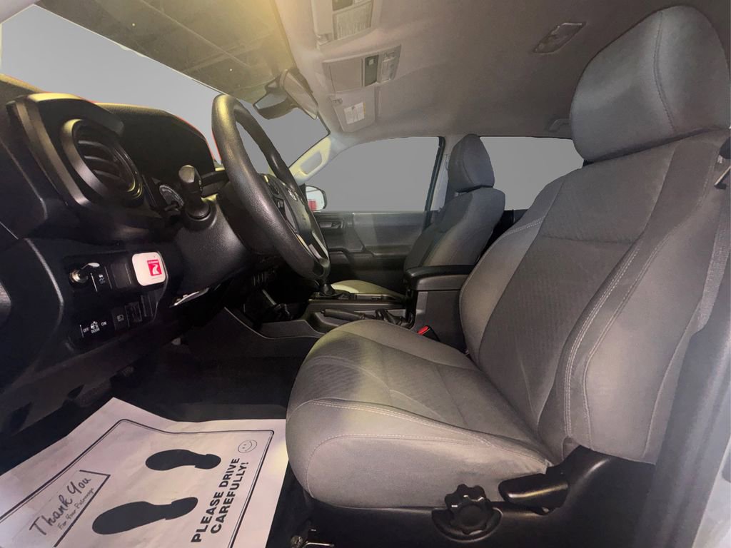 Used 2020 Toyota Tacoma SR AWD/4WD image 9