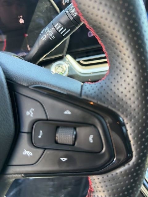 Used 2024 Chevrolet Trax RS FWD image 24