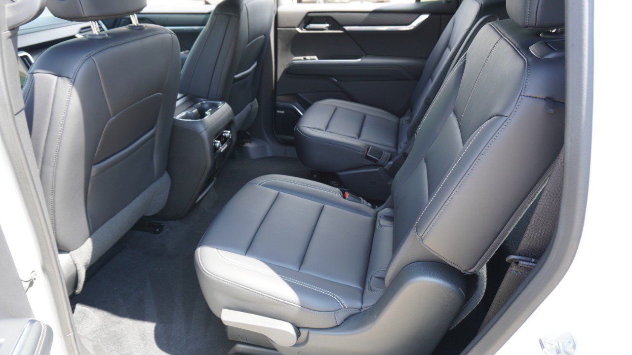 Used 2025 GMC Acadia Elevation w/ Elevation Premium Package FWD image 30