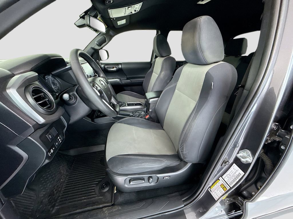 Used 2021 Toyota Tacoma TRD Sport w/ Technology Package RWD image 19