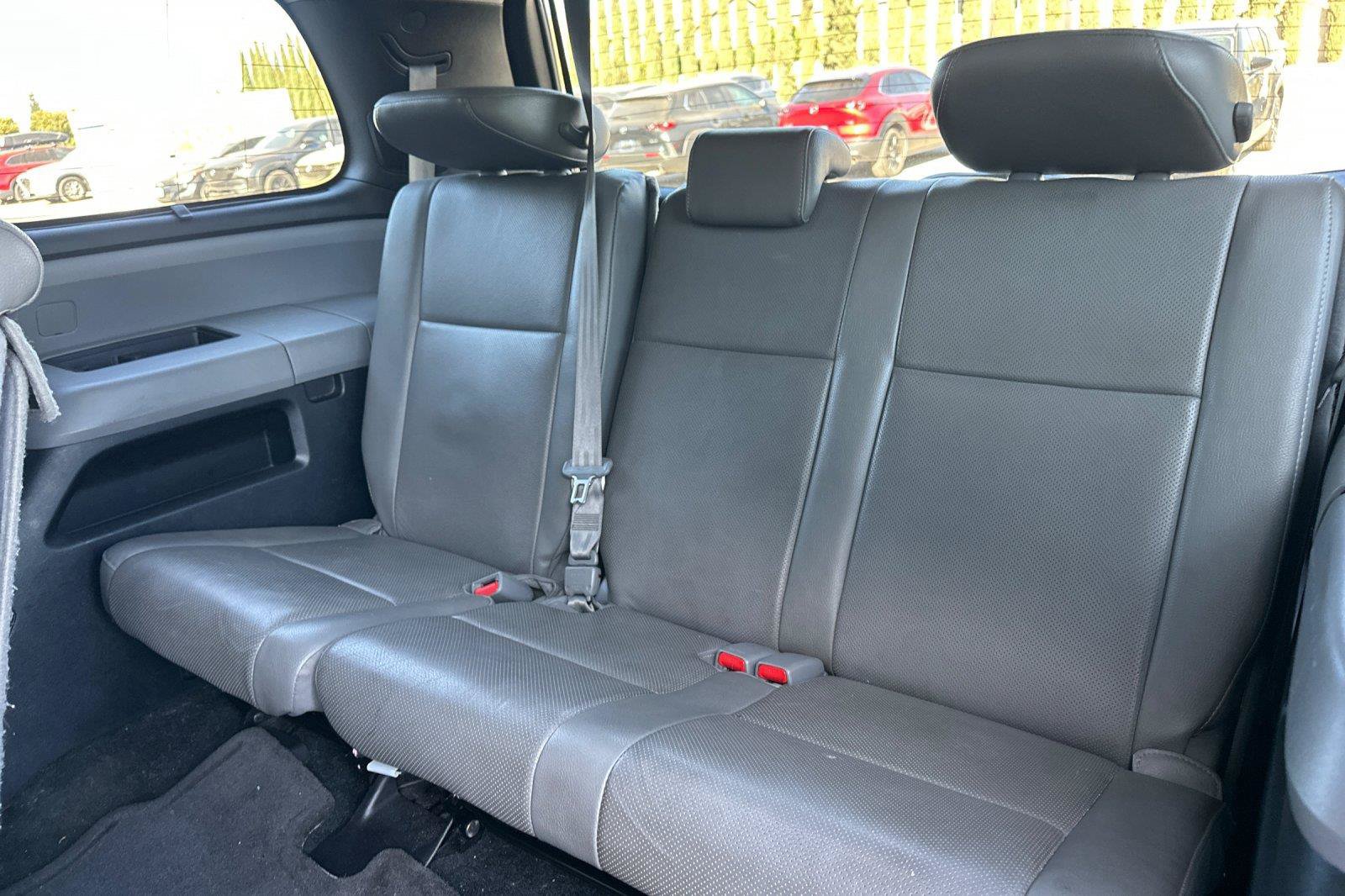Used 2018 Toyota Sequoia Platinum w/ Carpet Mat Package AWD/4WD image 15