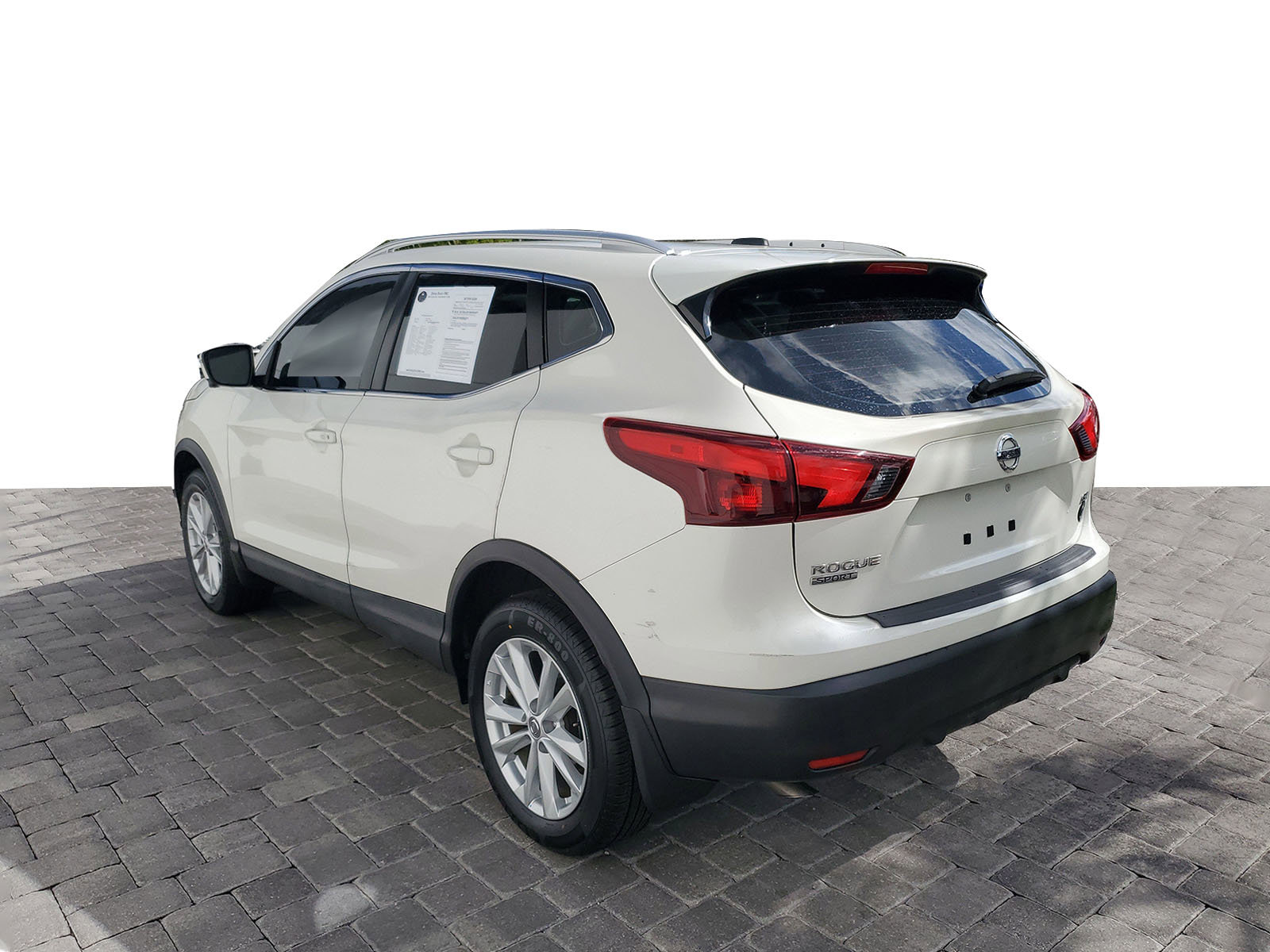 Used 2017 Nissan Rogue Sport SV w/ SV Premium Package image 4