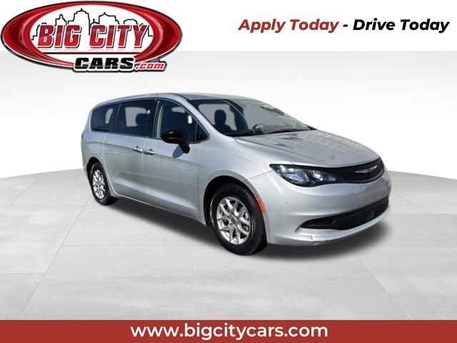 Used 2024 Chrysler Voyager LX FWD image 1