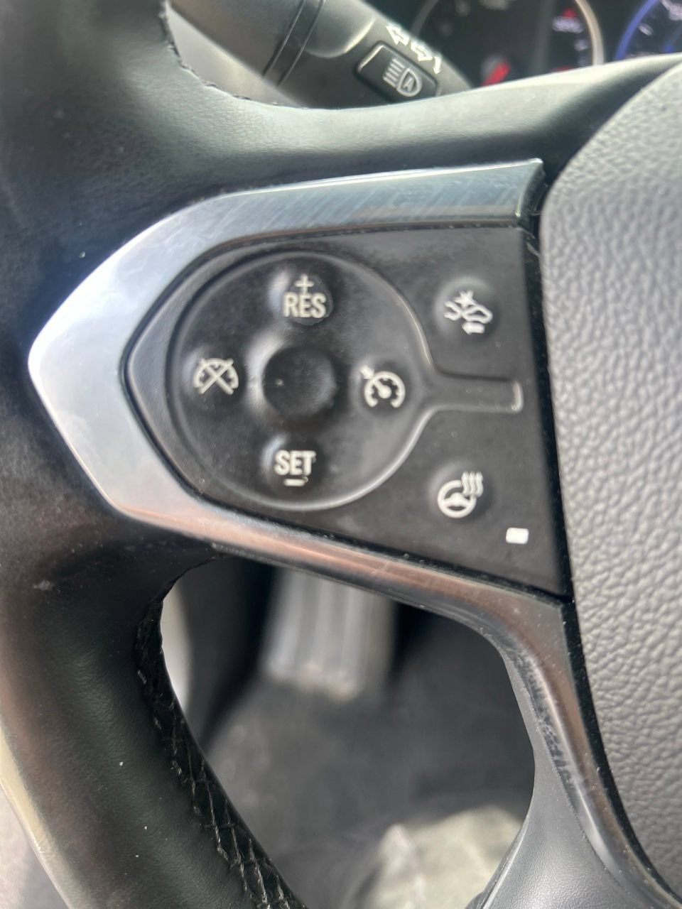 Used 2023 Chevrolet Traverse Premier AWD/4WD image 20