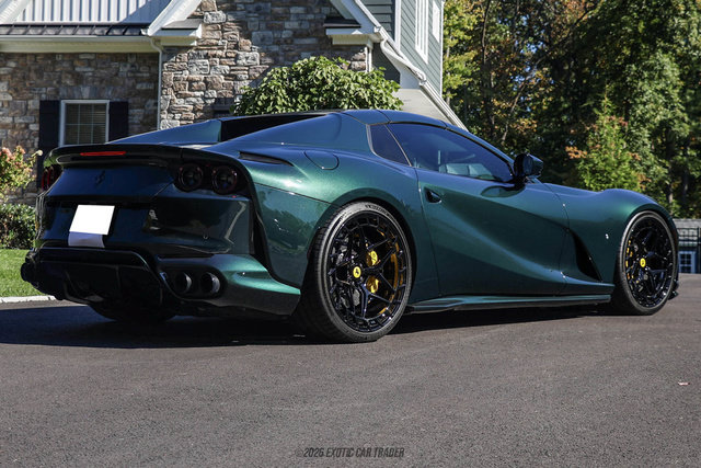 Used 2021 Ferrari 812 GTS RWD image 17