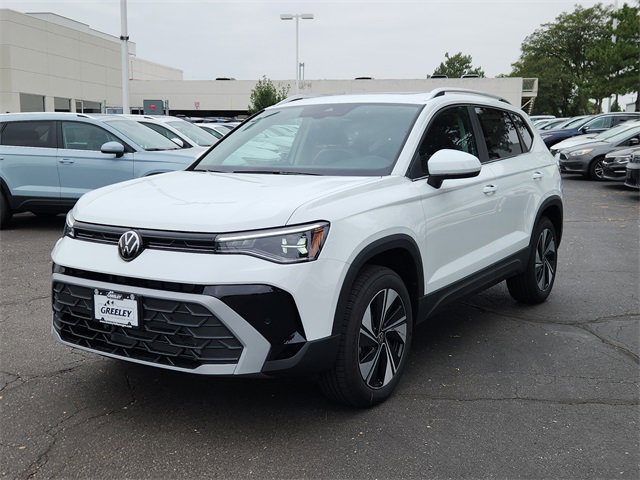 New 2025 Volkswagen Taos SE image 4