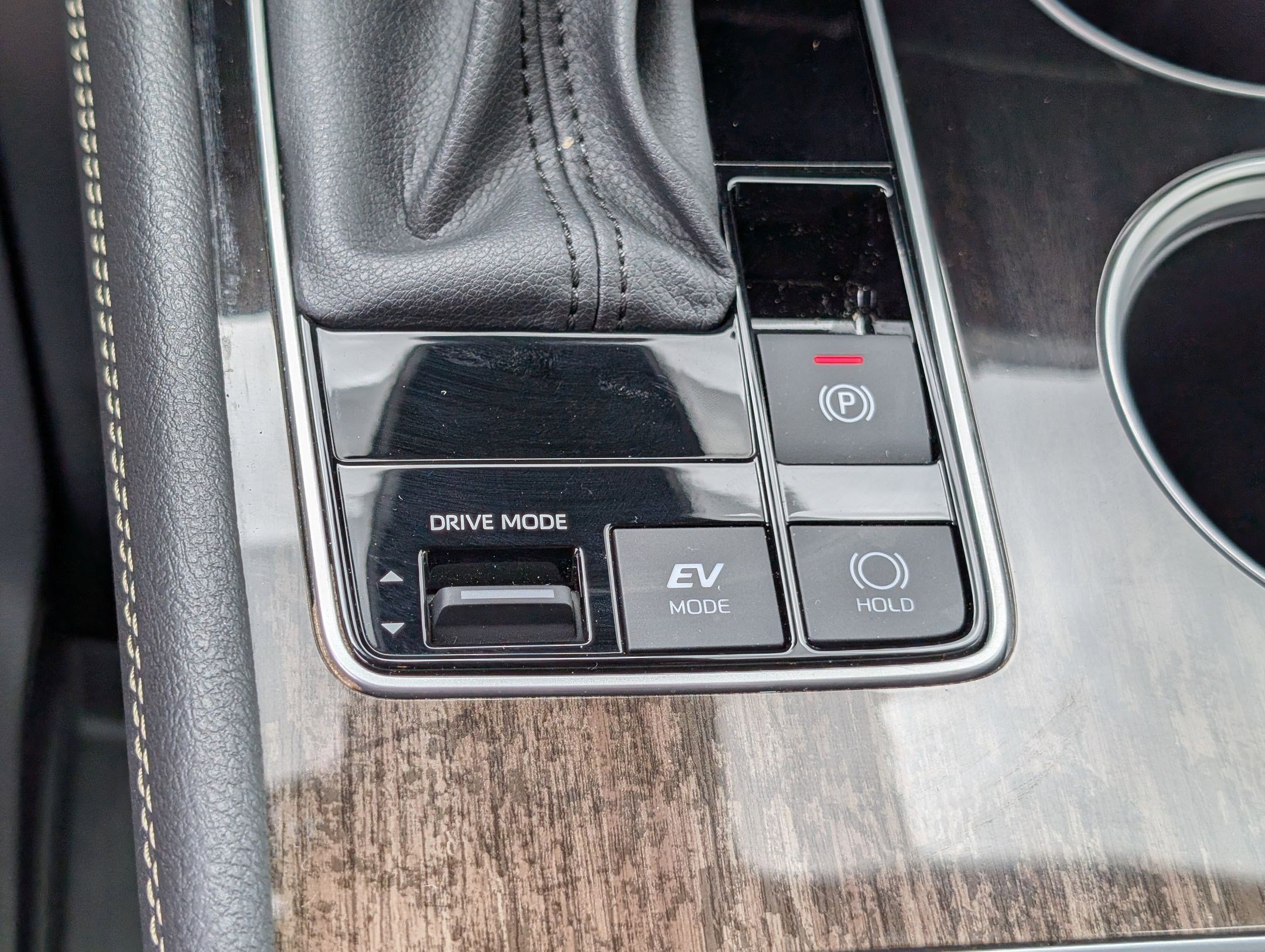 Used 2025 Toyota Sienna Limited AWD/4WD image 23