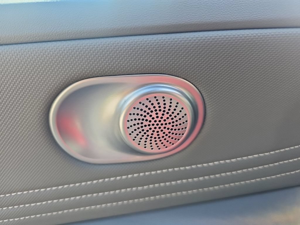 Certified 2025 Hyundai Elantra SEL FWD image 11