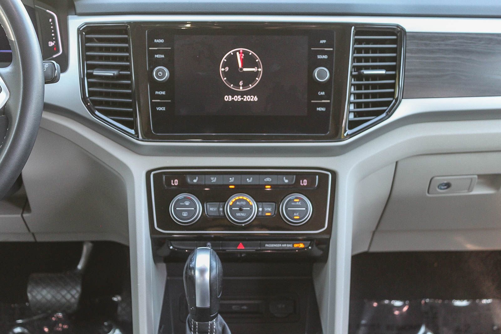 Certified 2023 Volkswagen Atlas SE w/ Black Wheel Package image 14