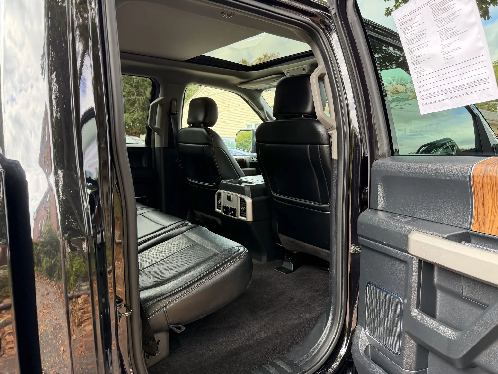 Used 2019 Ford F150 Lariat image 37